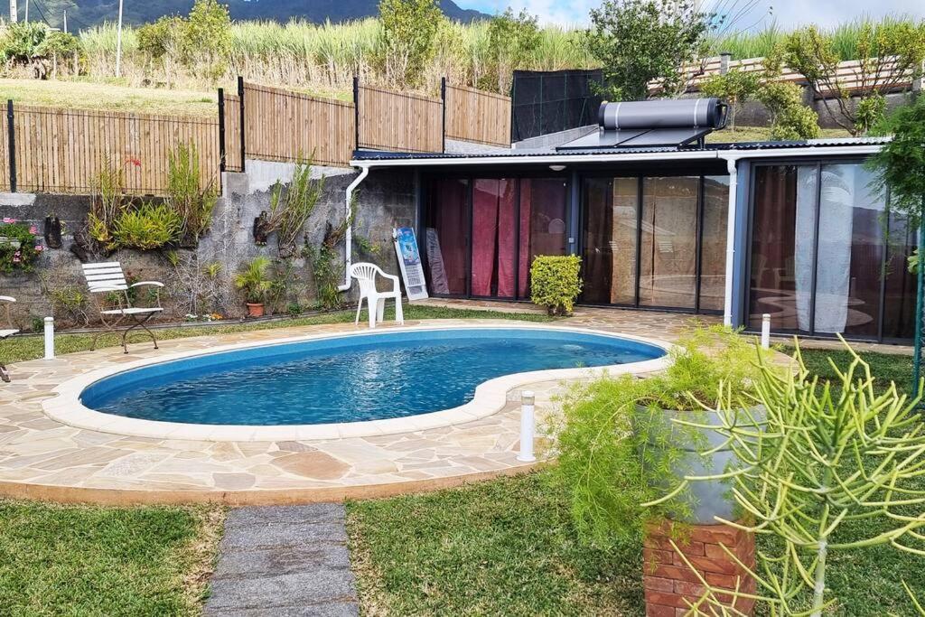 Bungalow Des Pensees Piscine Chauffee 28° Saint-Denis Bagian luar foto